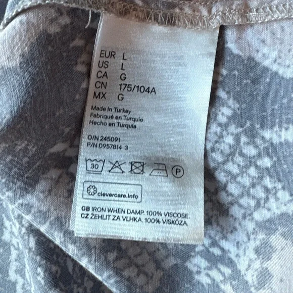 H&M light weight Viscose woven Cropped Drop Shoulder Button Up Shirt L - Picture 9 of 10